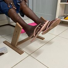 Redesign de Produto: Apoio para pés. Projekt z dziedziny Projektowanie i w, rób mebli i Design użytkownika Flor Bezerra - 26.04.2023