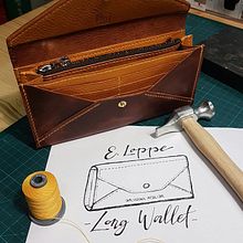 E. Loppe - Leather Long Wallet. Un projet de Design , Artisanat, Packaging, Création de motifs, Créativité, St, lisme et Instagram de Sheila Cereghetti - 01.05.2023