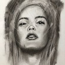 Il mio progetto del corso: Ritratto artistico al carboncino: creare atmosfere. Traditional illustration, Fine Arts, Drawing, Portrait Drawing, Realistic Drawing, and Artistic Drawing project by fabio_malosio - 05.03.2023