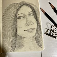 Rheba's project for course: Graphite Line Drawing for Portrait Sketchbooking. Un proyecto de Bellas Artes, Bocetado, Dibujo, Dibujo de Retrato y Sketchbook de Rheba - 03.03.2023