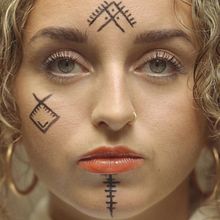 Music video for Farah Elle track "Desert". Un projet de Réalisation, Édition vidéo, Direction artistique, Cinéma, vidéo et télévision, Musique , et Écriture créative de Abe - 05.07.2022