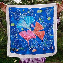My project for course: Introduction to Silk Painting: Create Unique Pieces. Un projet de Artisanat, Peinture, Décoration, DIY , et Teinture textile de Vivian Mar - 12.05.2023