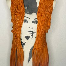 Mi proyecto del curso: Macramé: crea prendas de ropa únicas. Een project van Ontwerp van accessoires, Craft, Textiel, Macramé y Textielontwerp van Viviana Kusmanis - 07.05.2023