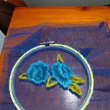 Mi proyecto del curso: Bordado freestyle sobre tul para principiantes. Accessor, Design, Embroider, Botanical Illustration, and Textile Design project by Olga Luz Moreno Rendon - 05.13.2023