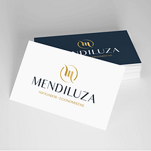 Diseño del logotipo para Mendiluza, un despacho ubicado en Alicante que presta servicios de asesoramiento y gestión en los ámbitos laboral, contable, fiscal y mercantil, tanto a empresas como a particulares desde 1970. http. Un proyecto de Estrategia de marca						, Br, ing e Identidad y Diseño de logotipos de Alejandro Prieto Jaime - 13.05.2023