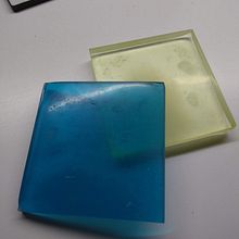 Mi proyecto del curso: Técnicas decorativas y color aplicado a la resina.. Un projet de Création d'accessoires, Artisanat, Design, Fabrication de mobilier, Design d'intérieur, Conception de produits, DIY , et Théorie des couleurs de Ezequiel Dias - 12.05.2023