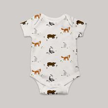 Forest animals. Traditional illustration, and Pattern Design project by Astrid Dillner - 05.15.2023