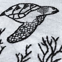 Mi proyecto del curso: Introducción al bordado en blackwork. Projekt z dziedziny  Haft, Wzornictwo tekst i liów użytkownika Angeles Olivares - 17.05.2023