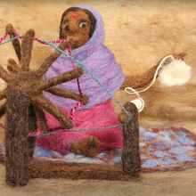 Revolution: The History of Handspinning. Un proyecto de Animación, Stop Motion, Tejido y Needle felting de Andrea Love - 20.05.2023