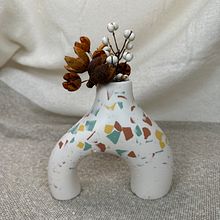 Il mio progetto del corso: Accessori per la casa in terrazzo con resina Jesmonite. Projekt z dziedziny Craft, Projektowanie i w i rób mebli użytkownika liliana_ch - 20.05.2023