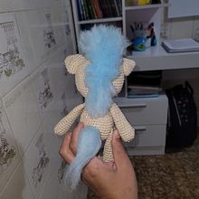 Meu unicórnio!. Un progetto di Design di giocattoli, Fiber Art, DIY, Uncinetto, Amigurumi e Textile Design di Juliene Felix Mota - 20.05.2023