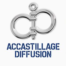 DISEÑO FACHADA TIENDA ACCASTILLAGE DIFFUSION - Port Ginesta. Un progetto di Br, ing, Br, identit e Graphic design di Henry José Fuentes Rodriguez - 24.05.2023