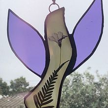 Mi proyecto del curso: Creación de vidrieras con flores prensadas. Un proyecto de Diseño de complementos, Artesanía, Diseño de interiores, Decoración de interiores, DIY, Diseño floral y vegetal de Patricia García - 21.04.2023