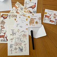 My project for course: Illustrated Stationery: A Guide to Sell and Market Your Art. Un proyecto de Ilustración tradicional, Br, ing e Identidad, Consultoría creativa, Gestión del diseño, Marketing, Dibujo, Ilustración digital, Gestión del Portafolio, Dibujo realista, Pintura digital, Ilustración naturalista				, Estrategia de marca						, Gestión y productividad							 de Teresa Montalvao Hodson - 22.06.2023