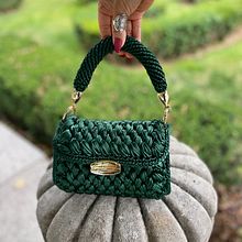 Mi proyecto del curso: bolsos v CV on estilo y color . Fashion Design, Fiber Arts, and Crochet project by Nora Sanguino - 06.12.2023
