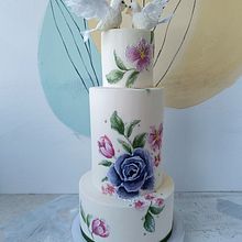 My project for course: Floral Cake Design: Paint with Cocoa Butter. Un progetto di Artigianato, Pittura e DIY di Olivera Vlah - 13.06.2023