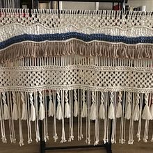 Mi proyecto del curso: Introducción al macramé: creación de un tapiz decorativo . % cckimberlyy tarafından hazırlanan Aksesuar Tasarımı, Sanat ve El Sanatları, İç Tasarım, Dekoras, on, El, af Sanatları, Makrome, Ve Tekstil Tasarımı projesi - 06.15.2023