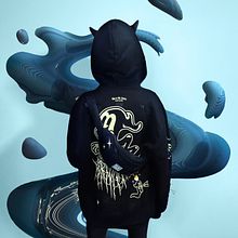 COOL SHIRTZ Collaboration. Art Direction, Advertising, Commercial Photograph, and Photo Retouching project by Naomi Kondo - 03.04.2023