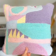 Il mio progetto del corso: Ricamo XL con ago magico. Un progetto di Ricamo, Interior Design, Punch needle e Textile Design di Katia Santodonato - 18.06.2023