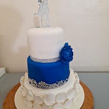 Mon projet du cours : Fleurs en sucre pour le cake design. Un proyecto de Diseño y DIY de Guylaine Amadou - 16.06.2023