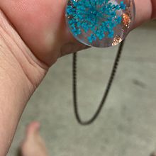 Meu projeto do curso: Design de joalheria com resina. Un progetto di Design di accessori, Artigianato, Design di gioielli, DIY e Fotografia di prodotti di Fernanda Galvão - 20.06.2023