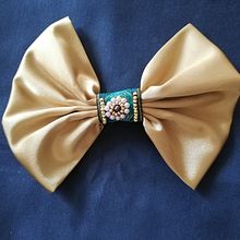 Il mio progetto del corso: Ricamo con perline: crea accessori per capelli. Arts, Crafts, Jewelr, Design, Fashion Design, Embroider, and DIY project by ritarel45 - 06.22.2023