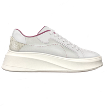 DAVENIA SPORT RENDERS Ein Projekt aus dem Bereich Design, Schuhdesign und Modedesign von BATTASSI - 02.05.2023