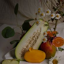 My project for course: Still-Life Photography: Create Dark and Moody Images. Un progetto di Fotografia di prodotti, Fotografia artistica e Fotografia gastronomica di Celeste Duffy - 29.06.2023