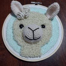 Mi proyecto del curso: Punch needle y crochet: crea personajes únicos. Arts, Crafts, To, Design, Embroider, Fiber Arts, DIY, Crochet, and Textile Design project by lulemendoza59 - 06.29.2023