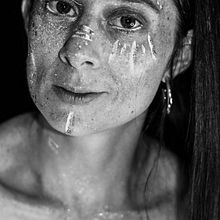 Mi proyecto del curso: Autorretrato fotográfico artístico. Projekt z dziedziny Fotografia, Fotografia portretowa, Fotografia art, st, czna, Autoportret fotograficzn i Fotografia wnętrz użytkownika Emilia Vargas - 18.06.2023