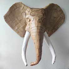Mein Abschlussprojekt für den Kurs: Papp-Skulpturen für Anfänger. Un proyecto de Diseño de personajes, Artesanía, Bellas Artes y Escultura de Kathi - 30.06.2023