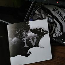 Zdjęcia i obrazy do książeczki albumu "nie nas widzę", digitalized by Piotr Szafraniec . Un projet de Photographie, Conception d'affiches, Éclairage photographique, Photographie de studio , et Photographie artistique de ulapachala - 07.07.2023