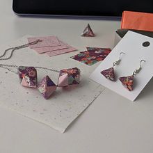 Arte Floral en Joyería: Inspiración de Colores Guatemaltecos a través del Origami. Accessor, Design, Arts, Crafts, Jewelr, Design, Paper Craft, Fashion Design, and DIY project by Emilia Recinos Arévalo - 07.09.2023