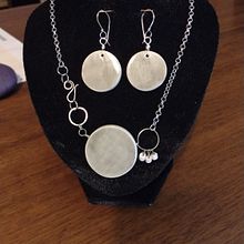 Mi proyecto del curso: Joyería de cerámica para principiantes . % Violeta Catala Cueto tarafından hazırlanan Aksesuar Tasarımı, Mücevher Tasarımı, Ve Seramikler projesi - 07.09.2023