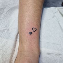 My project for course: Introduction to Tattooing. Un progetto di Design di tatuaggi, Educazione, Disegno realistico, Fotografia per Instagram e Business di Alexandra García Sánchez - 09.07.2023
