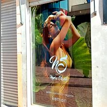 Nuria Silvent Estilistes. Un progetto di Graphic design, Interior design e Design di poster  di Chiquilla - 11.07.2023