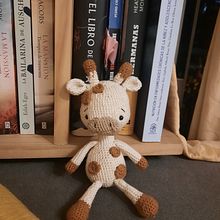 Mi proyecto del curso: Amigurumi para principiantes: teje animales en crochet. Projekt z dziedziny Craft, Projektowanie zabawek, Sz, dełkowanie, Amigurumi, Wzornictwo tekst i liów użytkownika Cheryl Ugarte Vera - 12.07.2023