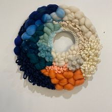 My project for course: Circular Weaving for Colorful Wall Decor. Projekt z dziedziny Craft, Projektowanie wnętrz, Pattern design,  Tkactwo, Tkanie, Wzornictwo tekst i liów użytkownika suelee2001 - 12.07.2023