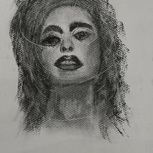 My project for course: Artistic Charcoal Portraiture: Creating Atmosphere. Un progetto di Illustrazione tradizionale, Belle arti, Disegno, Disegno di ritratti, Disegno realistico e Disegno artistico di Margaret Fraser - 09.07.2023