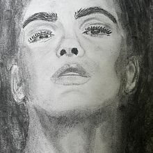 Mijn project van de cursus: Artistiek portretteren met houtskool: sferen creëren Ein Projekt aus dem Bereich Traditionelle Illustration, Bildende Künste, Zeichnung, Porträtzeichnung, Realistische Zeichnung und Artistische Zeichnung von Susan - 10.07.2023