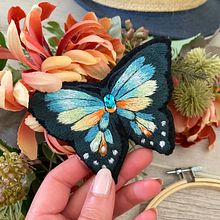 Il mio progetto del corso: Tecniche di ricamo realistico. Traditional illustration, Embroider, and Textile Design project by Giulia Azzi - 07.12.2023