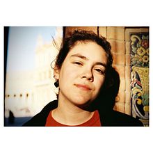 Sofía a color.. Un proyecto de Fotografía, Fotografía analógica, Fotografía de retrato, Post-producción fotográfica		, Retoque fotográfico, Fotografía de moda, Iluminación fotográfica, Fotografía artística, Fotografía en exteriores, Fotografía para Instagram y Fotografía documental de Manuel Andrés Vela Álvarez - 19.07.2023