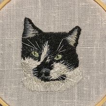 My project for course: Realistic Miniature Animal Embroidery. Jewelr, Design, Embroider, and Textile Design project by igfaria - 07.22.2023