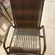 Restauração cadeira de fibra sintética . Un projet de Design , Artisanat, Design, Fabrication de mobilier , et Tissage de Elisângela - 23.07.2023