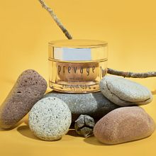 Fotografía de producto - Prevage Elizabeth Arden. Product Photograph, Photograph, Studio Photograph, Photographic Composition, and Photo Retouching project by Sebastián Bakero - 07.24.2023