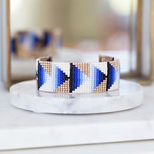 Virna Bracelet. Un projet de Design de bijoux, Tissage , et Création d'accessoires de Marion Mazô - 29.07.2023