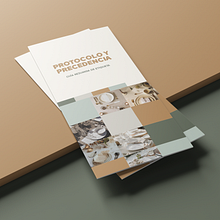 Diseño de brochure: Protocolo y Precedencia. Un progetto di Design editoriale, Product design e Graphic design di Lisbeth Duvergé Soto - 29.07.2023
