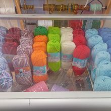 Mi proyecto del curso: Amigurumis: personas tejidas a crochet. Arts, Crafts, To, Design, Fiber Arts, Crochet, Amigurumi, and Textile Design project by Andrea Valencia - 08.03.2023