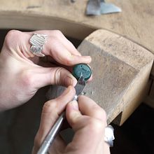 My book Art of Wax has launched on Kickstarter!. Een project van Craft,  Beeldende kunst,  Ontwerp, Ontwerp van accessoires, Educatie, Sieradenontwerp, Multimedia, Productontwerp, Beeldhouwwerk,  Creativiteit y  Modeontwerp van Elsa Tierney - 05.08.2023