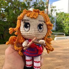 Mi proyecto del curso: Amigurumis: personas tejidas a crochet. Un projet de Artisanat, Conception de jouets, Art textile, Crochet, Amigurumi , et Design textile de Lourdes Arans Roca - 22.07.2023